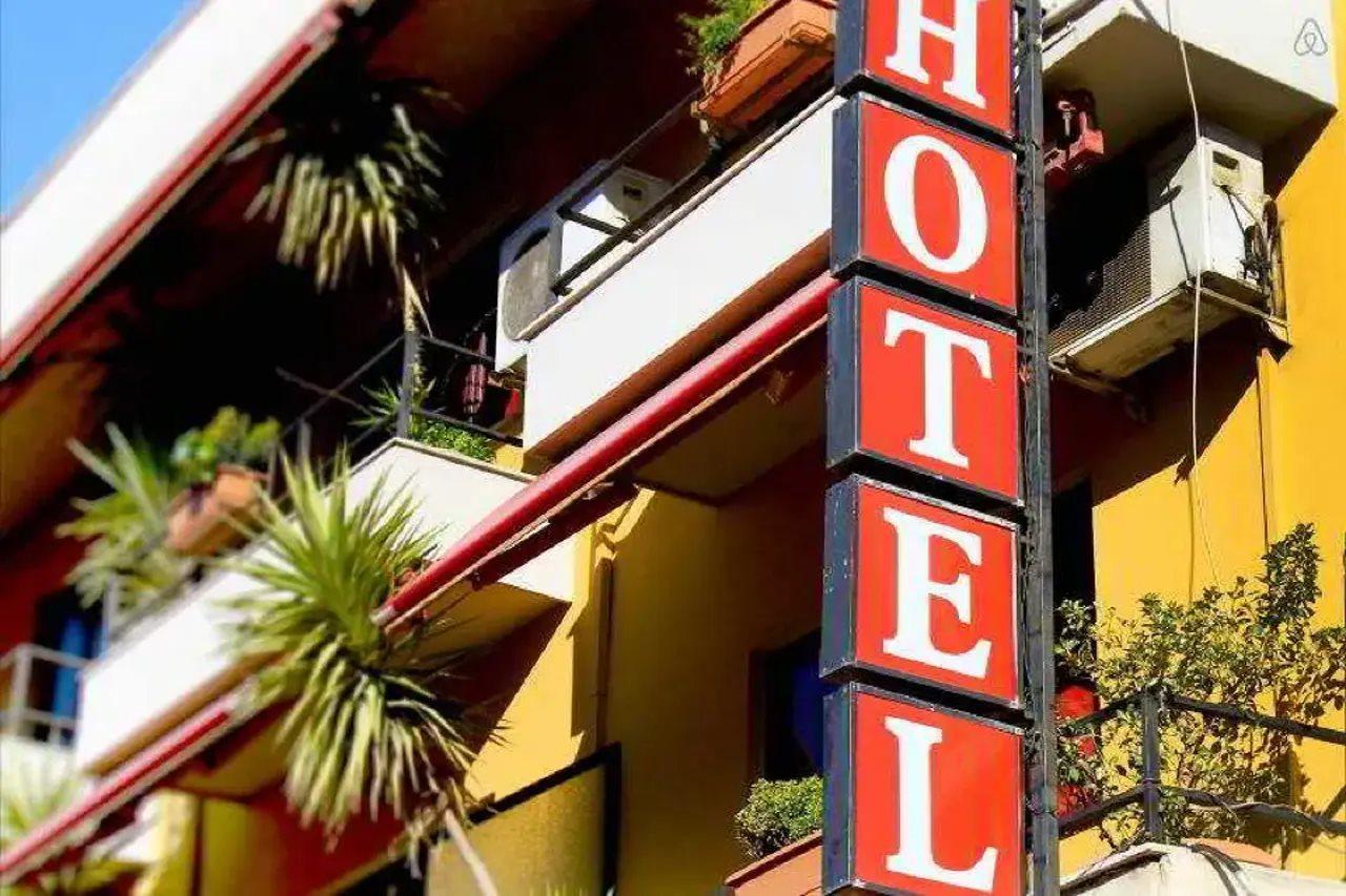 Lugano Hotel 地拉那 外观 照片