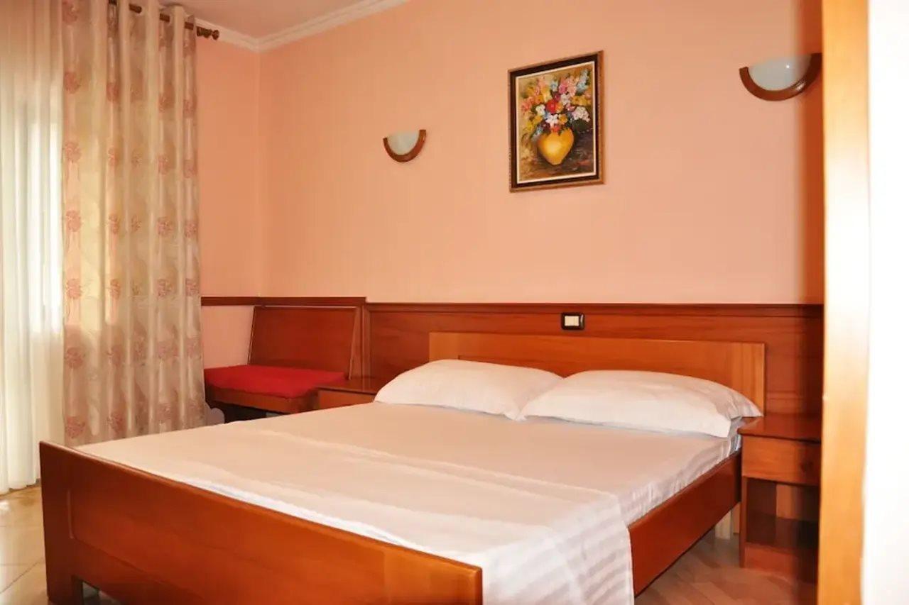 Lugano Hotel 地拉那 外观 照片