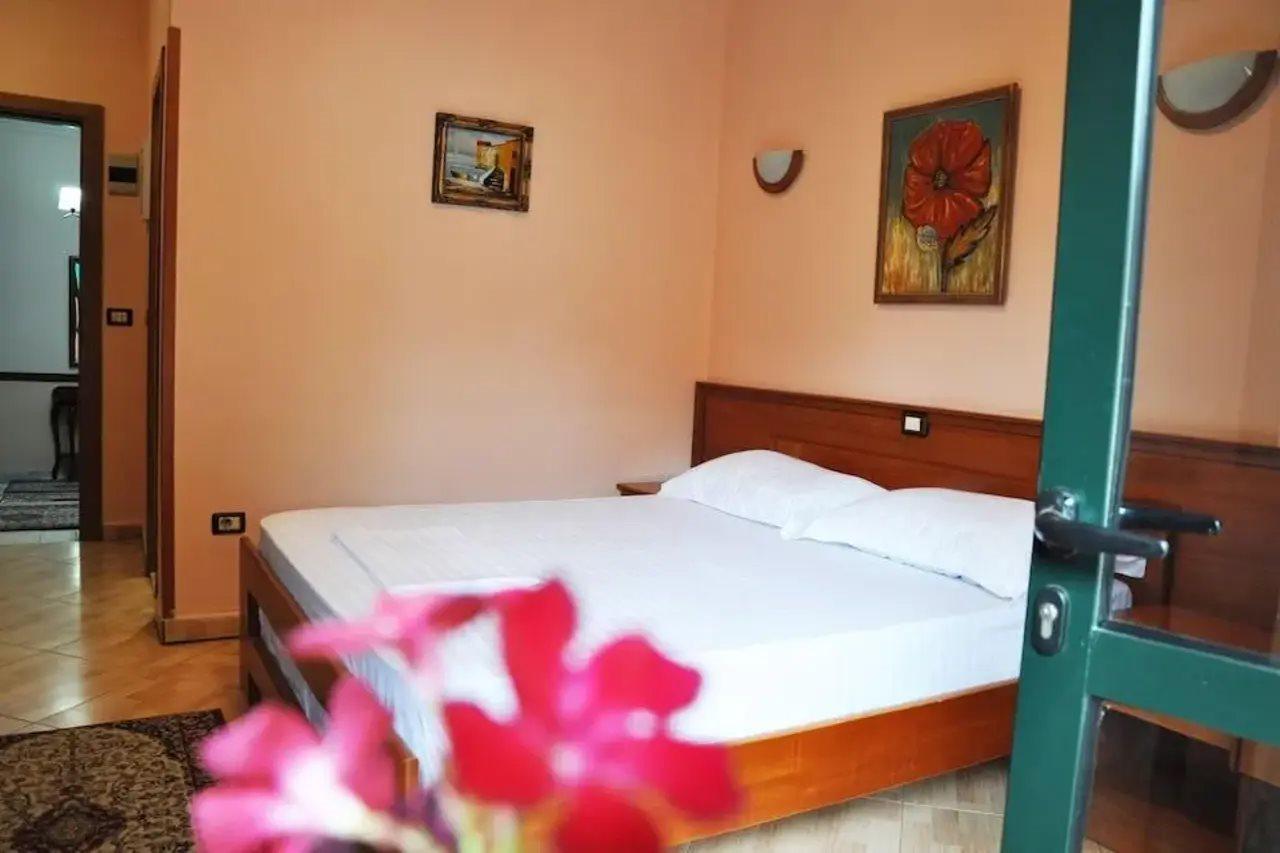 Lugano Hotel 地拉那 外观 照片