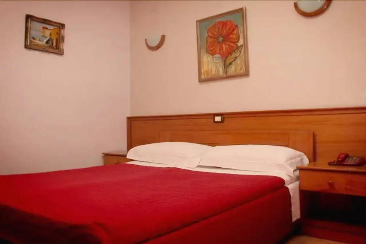 Lugano Hotel 地拉那 外观 照片